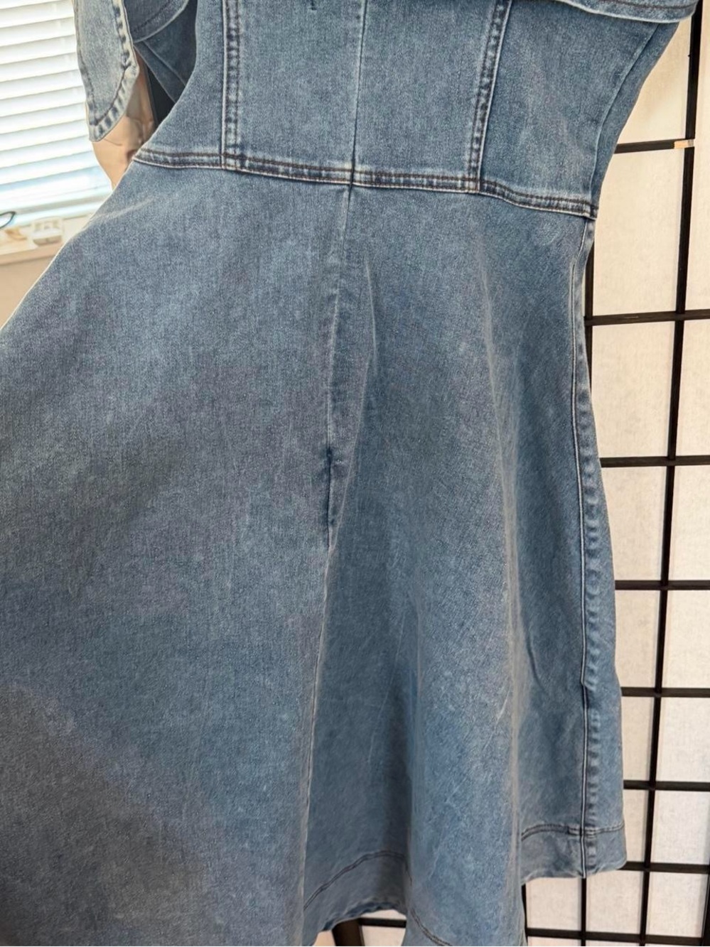 Selfie Leslie Jeanie Bow Shoulder Denim Midi Dress Blue Wash Medium - Picture 7 of 9